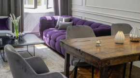 Opera Apartment with Garage, 2BR & 2BTH, AC